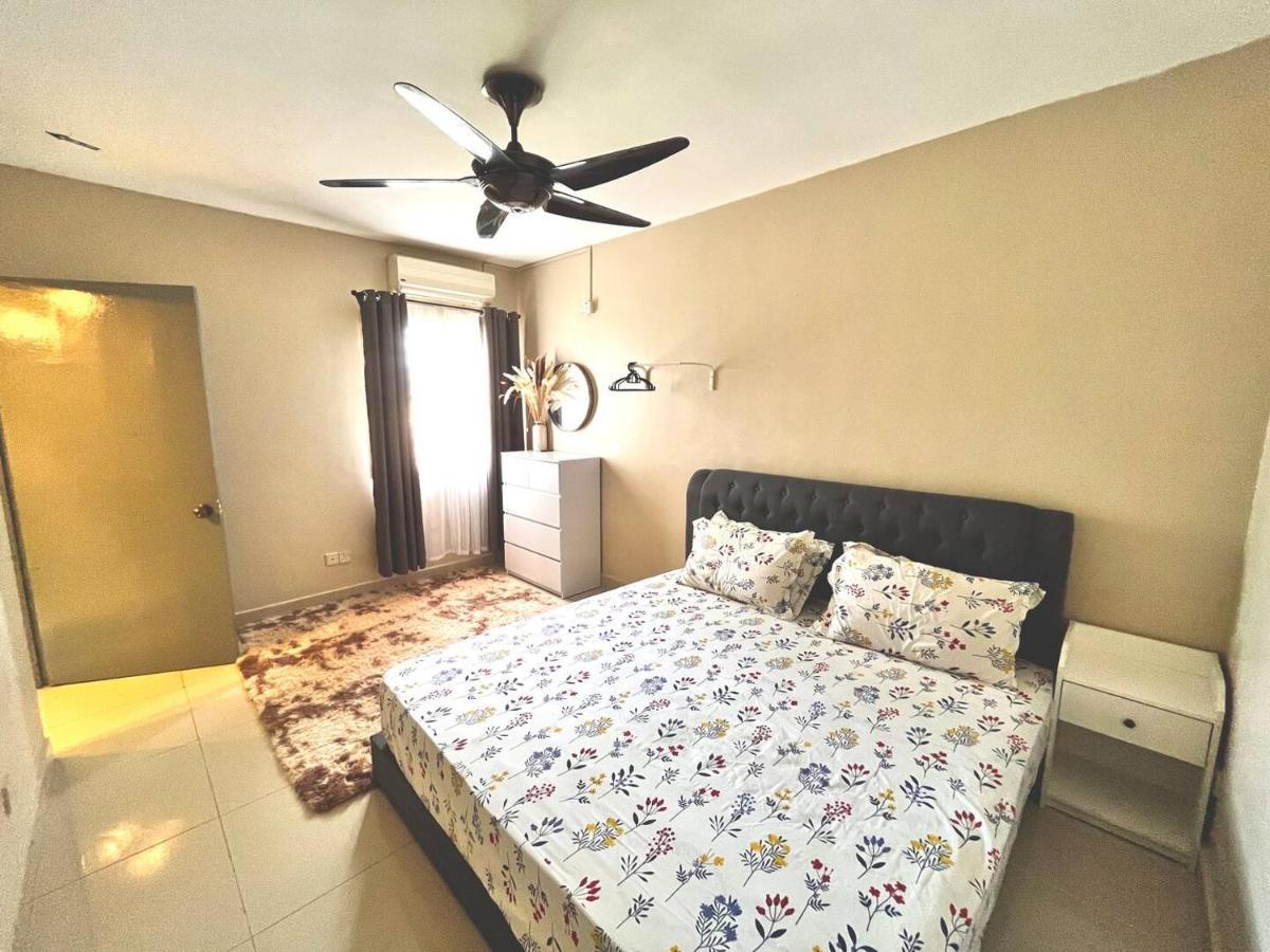 Naura Homestay Selangor Kuala Lumpur Batu Caves Exterior foto